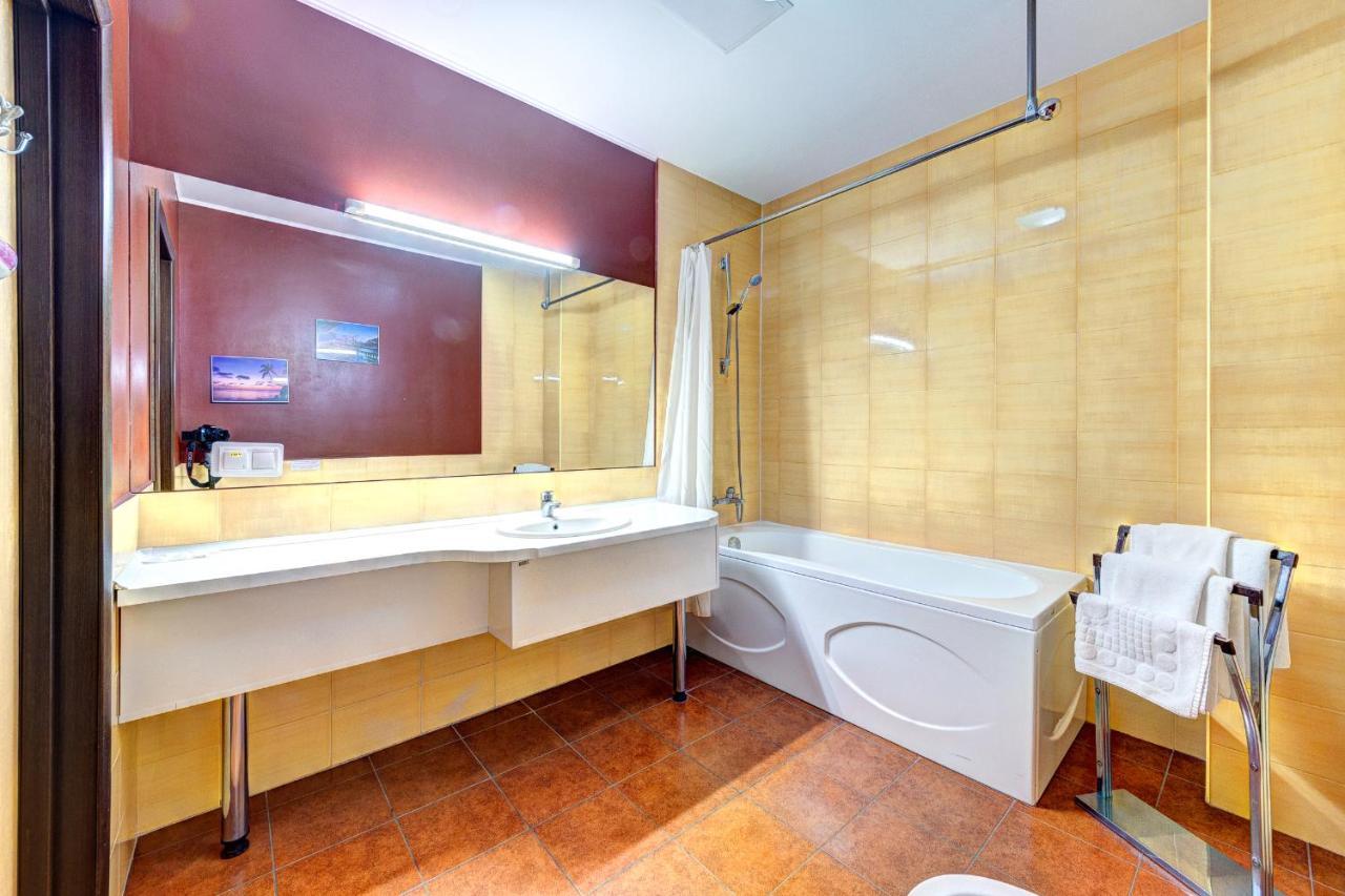 Terra Nova Sport&Spa Hotel Гатное Экстерьер фото