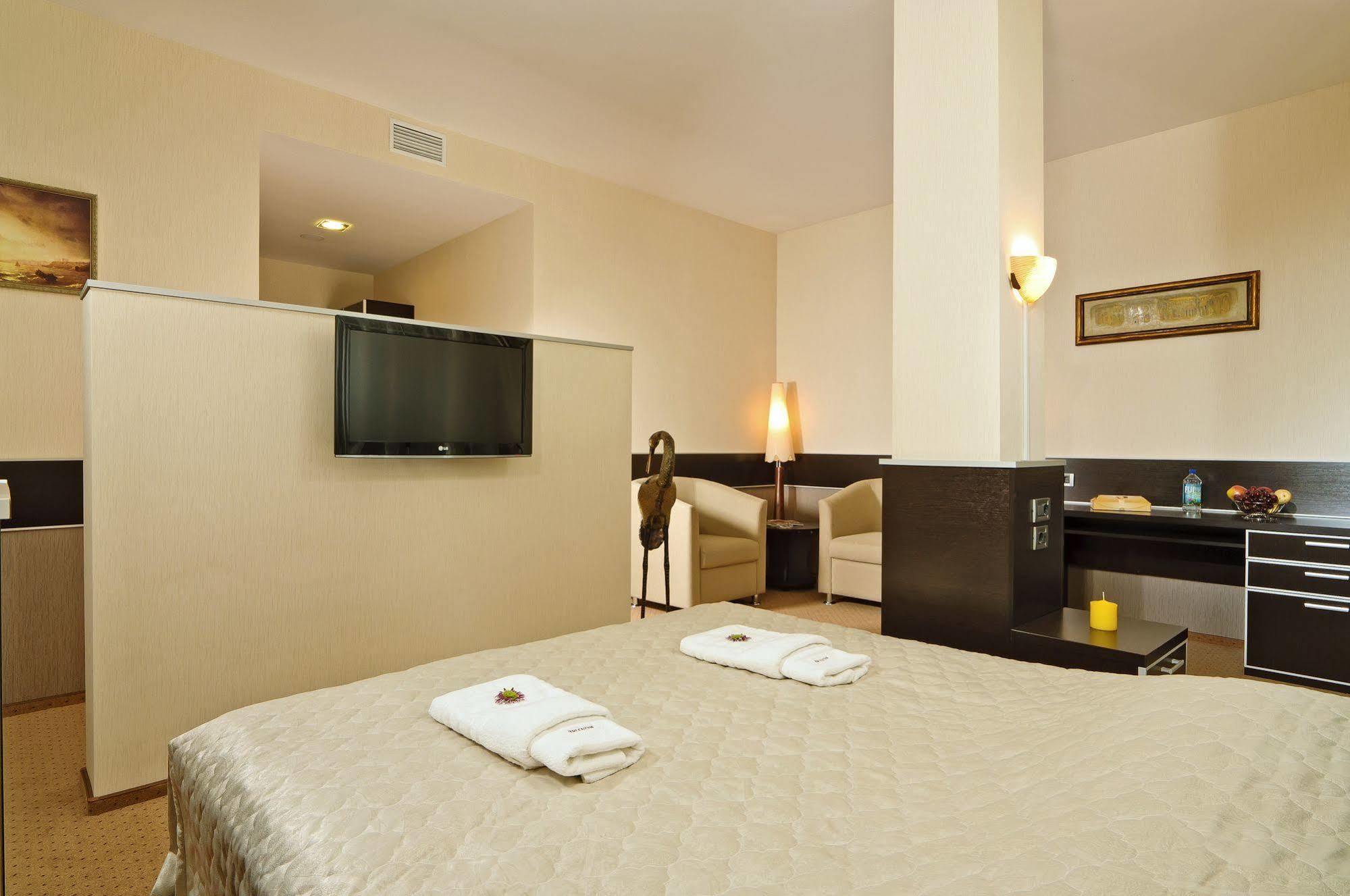 Terra Nova Sport&Spa Hotel Гатное Экстерьер фото